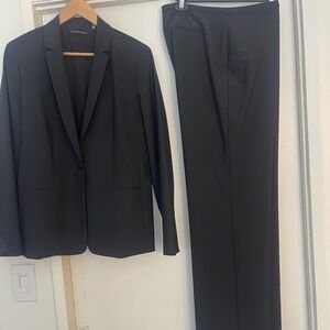Ellie Tahari Black suit